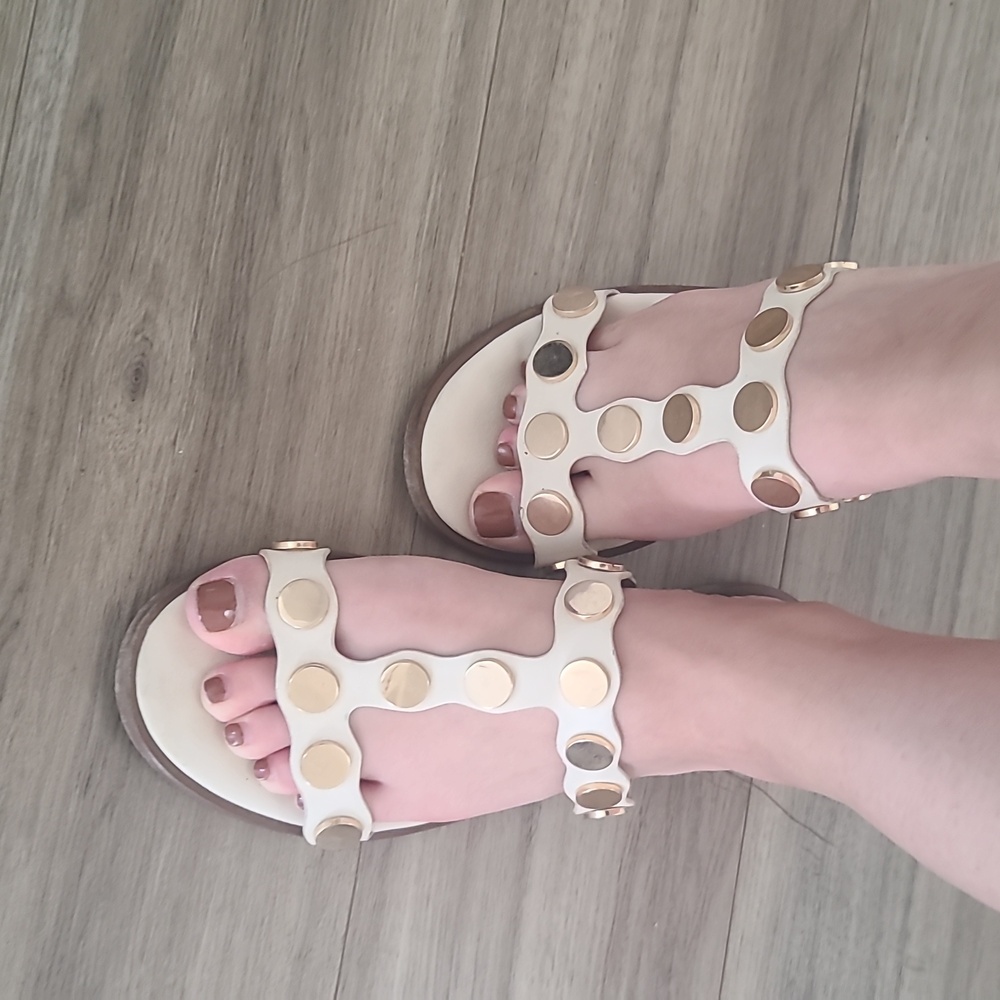 Kensie sandals